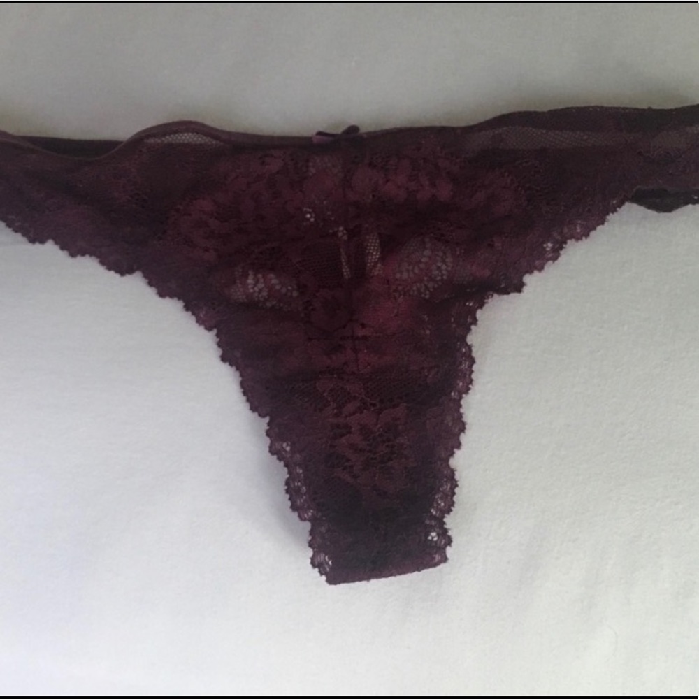 NWT-Victoria Secret dream angels velvet trim thong